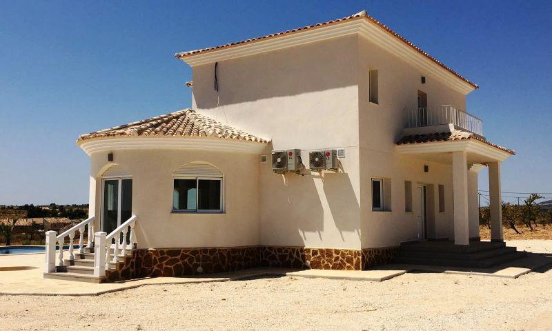 Villa en Pinoso Alicante - Imagen ampliada 1