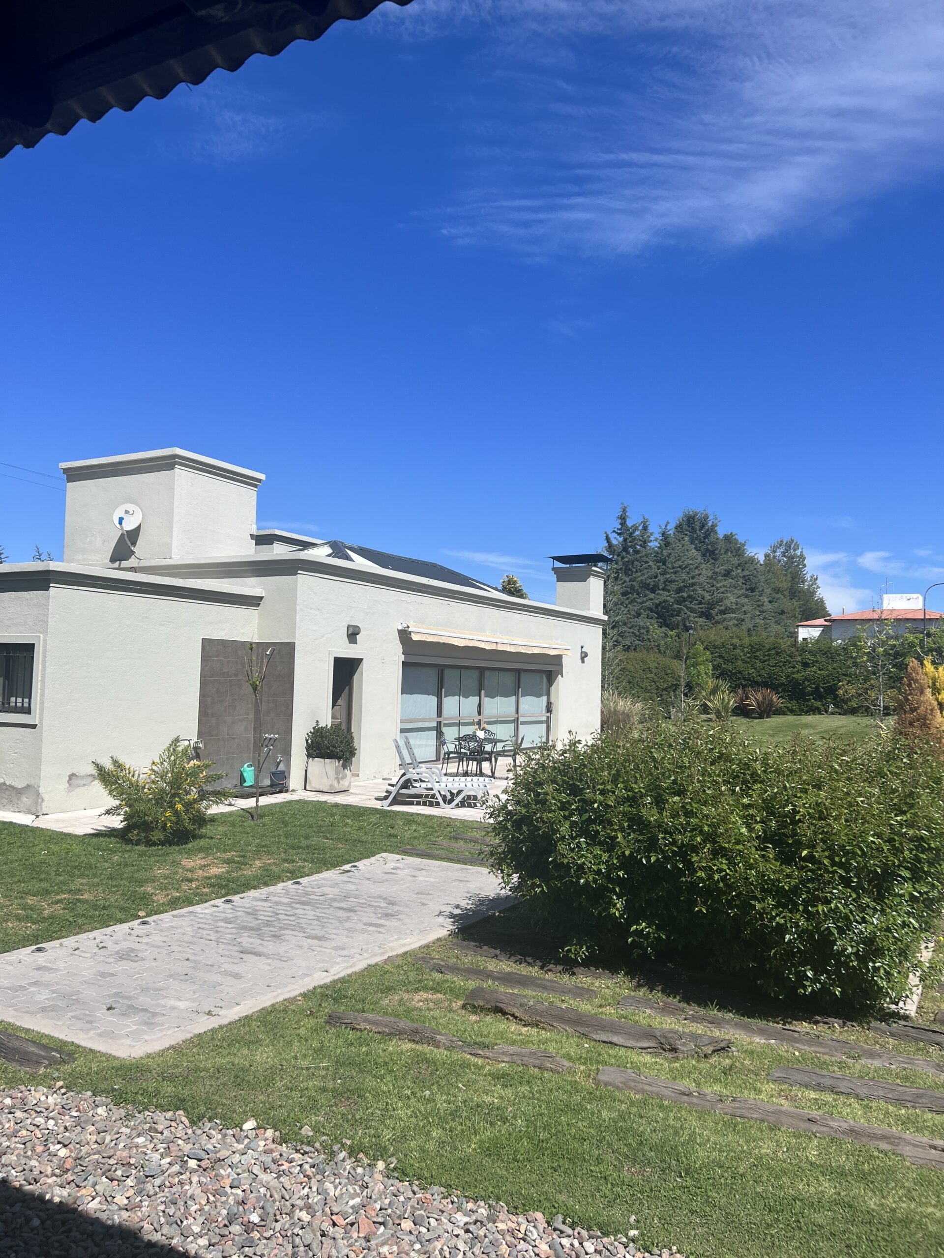 VENDO Bella casa Barrio Privado Las Praderas Tunuyan 2010m2 aprox lote y 400m2 cubiertos - Imagen ampliada 2