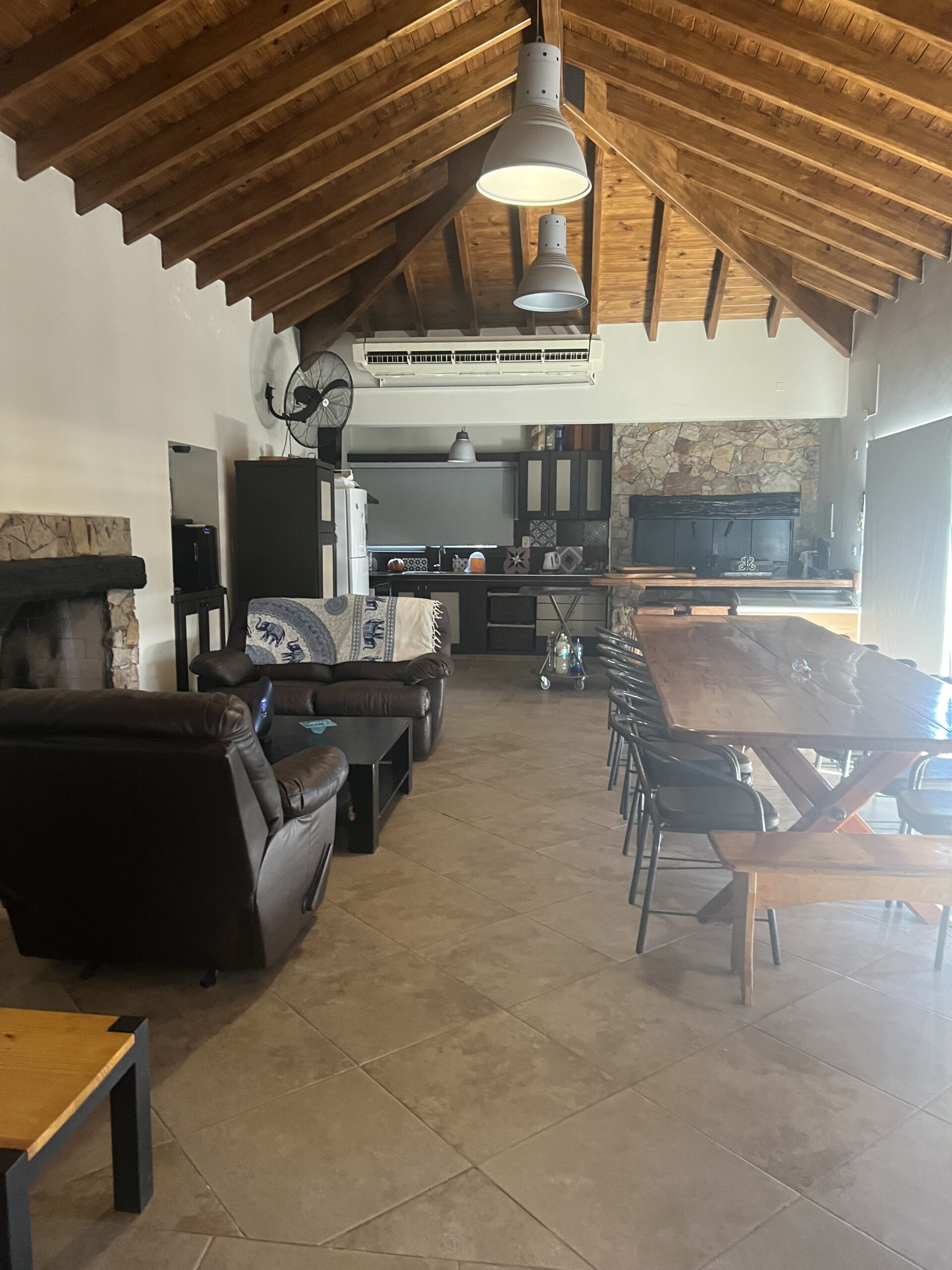VENDO Bella casa Barrio Privado Las Praderas Tunuyan 2010m2 aprox lote y 400m2 cubiertos - Imagen ampliada 31