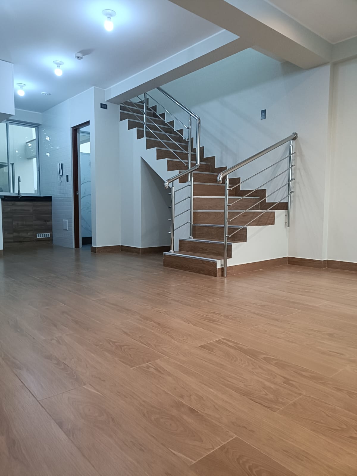DULEX DE ESTRENO MODERNO EXCLUSIVO  AV BERTELLO LIMITE PUEBLO LIBRE - Imagen ampliada 2
