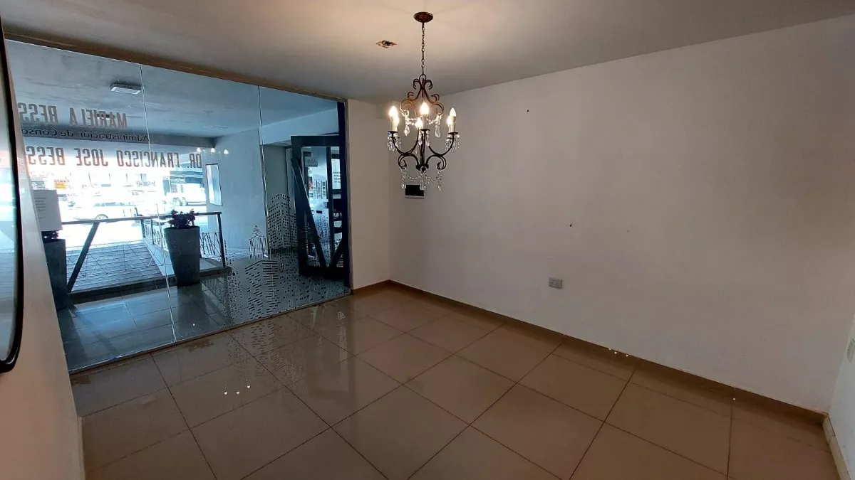 VENTA LOCAL COMERCIAL CARLOS PAZ CENTRO - Imagen ampliada 1