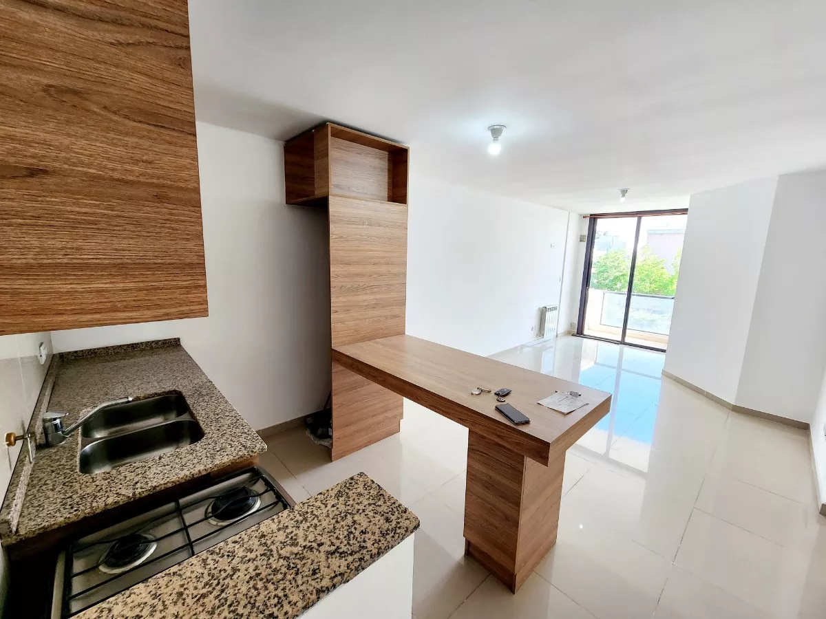 VENTA DEPARTAMENTO CARLOS PAZ CENTRO COCHERA BALCON - Imagen ampliada 5