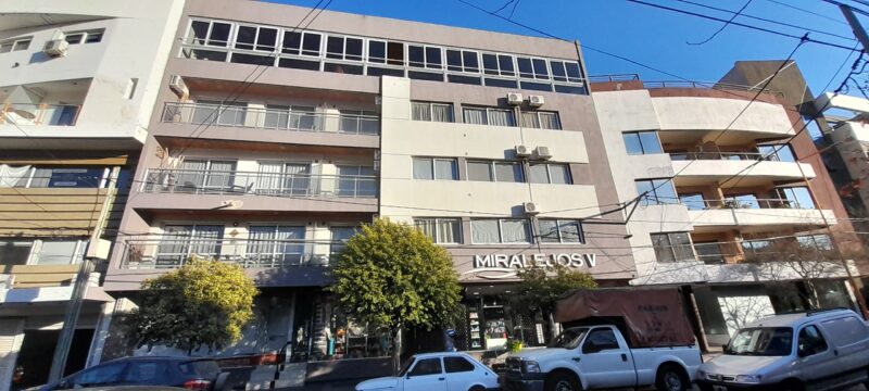 VENTA DEPARTAMENTO CENTRO COCHERA CARLOS PAZ PILETA - Imagen ampliada 11