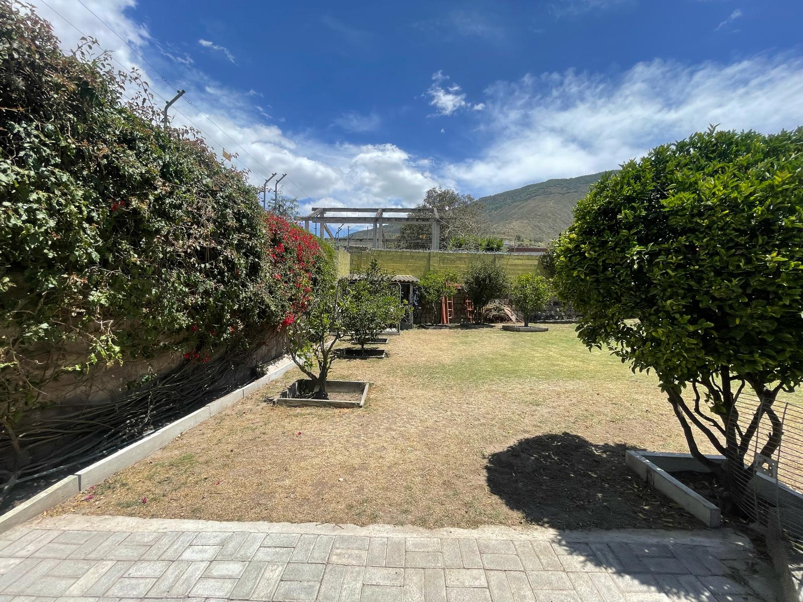 EN VENTA CASA MODERNA DE 2 PISOS  EN ECUADOR SECTOR POMASQUI - Imagen ampliada 6