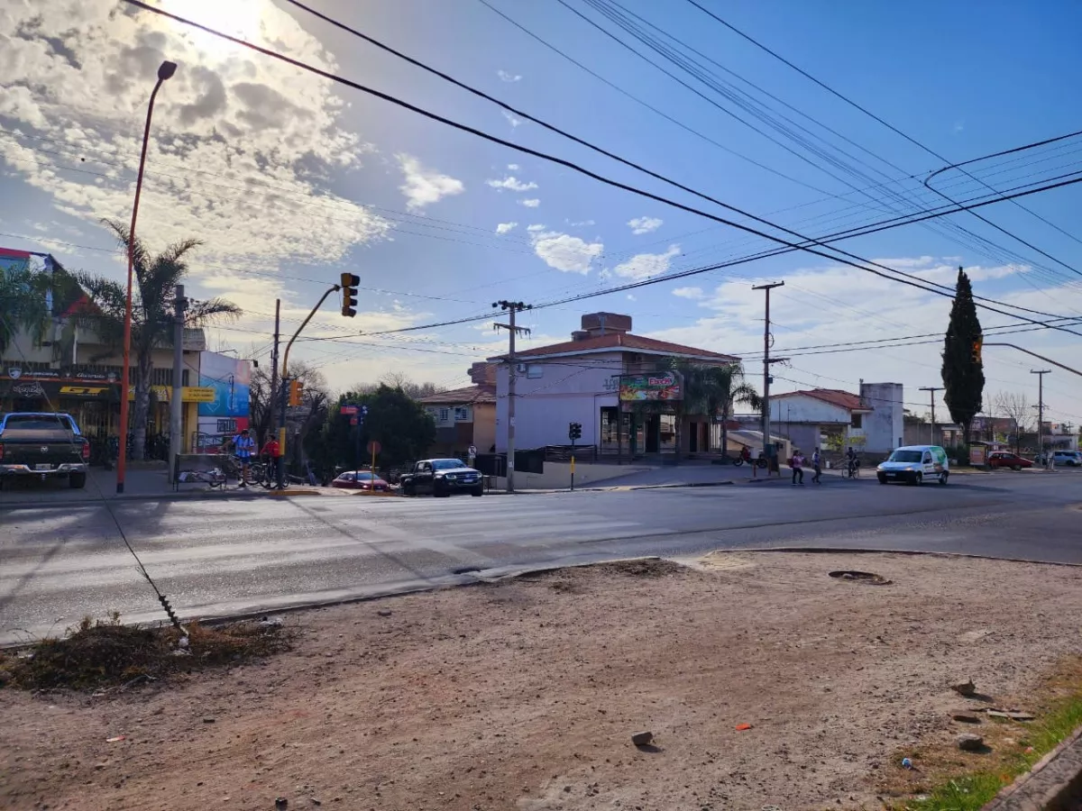 VENTA LOCAL COMECIAL Y TERRENO CARLOS PAZ - Imagen ampliada 8