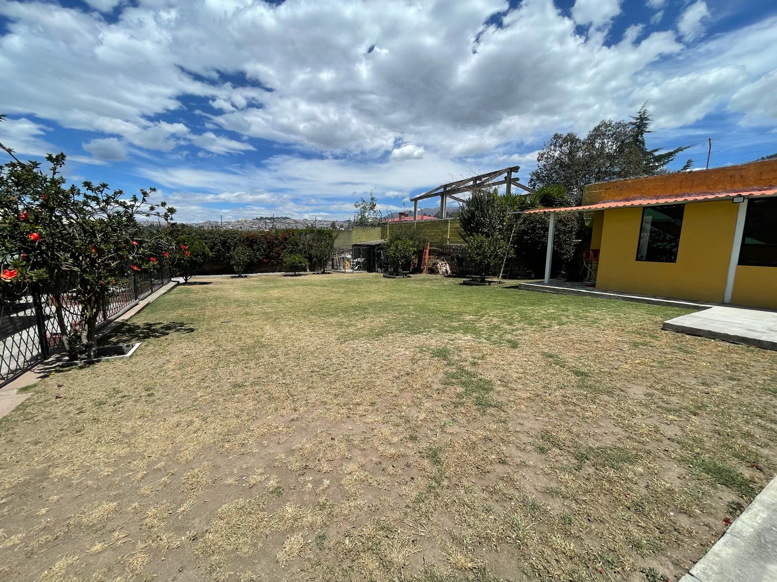 EN VENTA CASA MODERNA DE 2 PISOS  EN ECUADOR SECTOR POMASQUI - Imagen ampliada 12