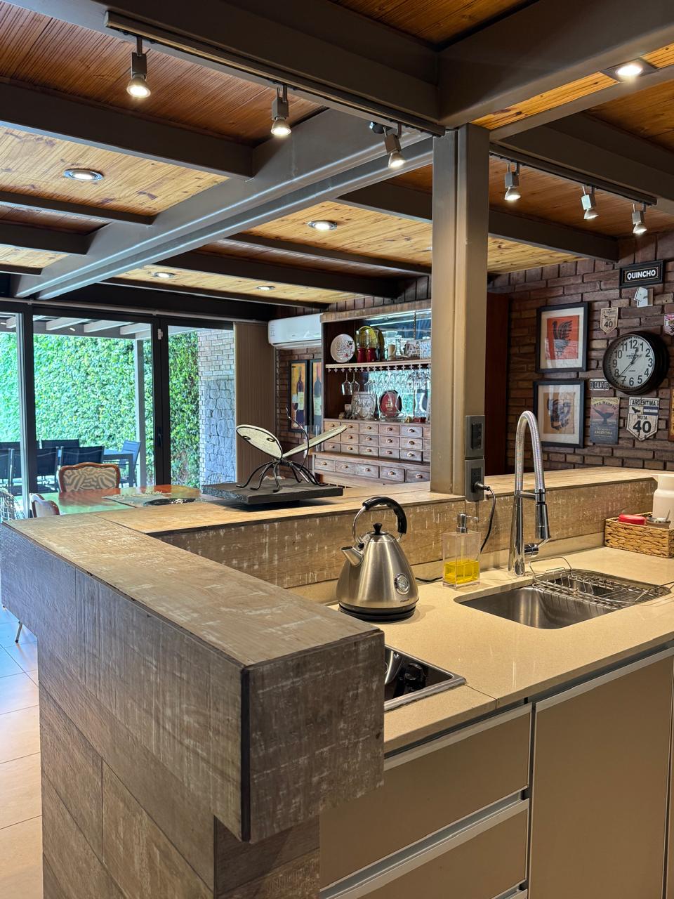 VENDO Casa 5ta seccion Mendoza Argentina  Moderna construccion - Imagen ampliada 16