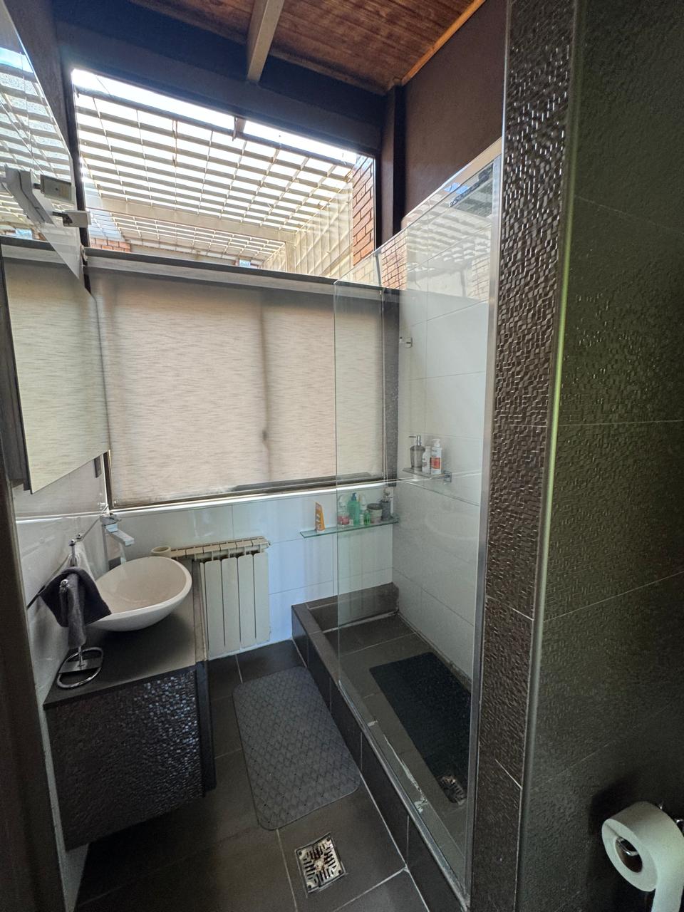 VENDO Casa 5ta seccion Mendoza Argentina  Moderna construccion - Imagen ampliada 22