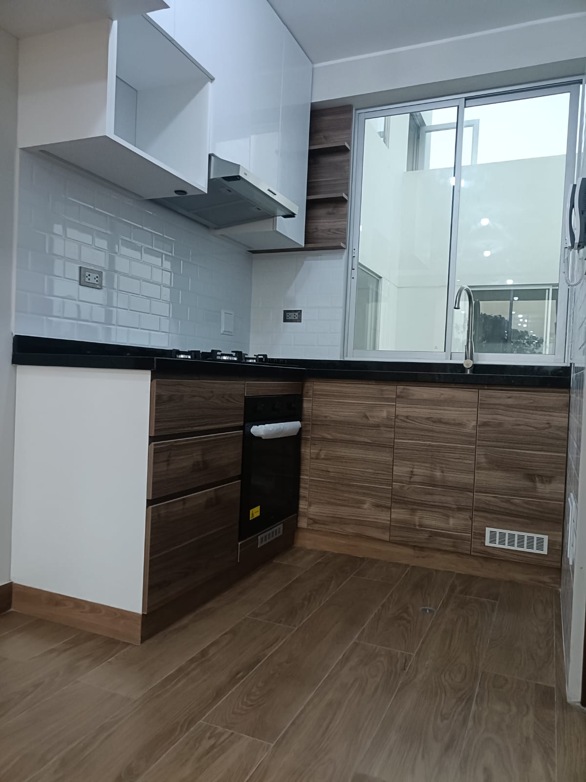 DULEX DE ESTRENO MODERNO EXCLUSIVO  AV BERTELLO LIMITE PUEBLO LIBRE - Imagen ampliada 35
